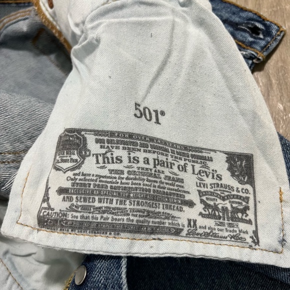 Levi's 501 Mens Jeans Fit 32X32 Blue Button Fly Denim - Picture 11 of 16